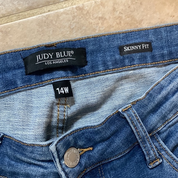 Womens Judy Blue Denim Jeans. Skinny Fit. Size 14W Medium Wash - Picture 2 of 4